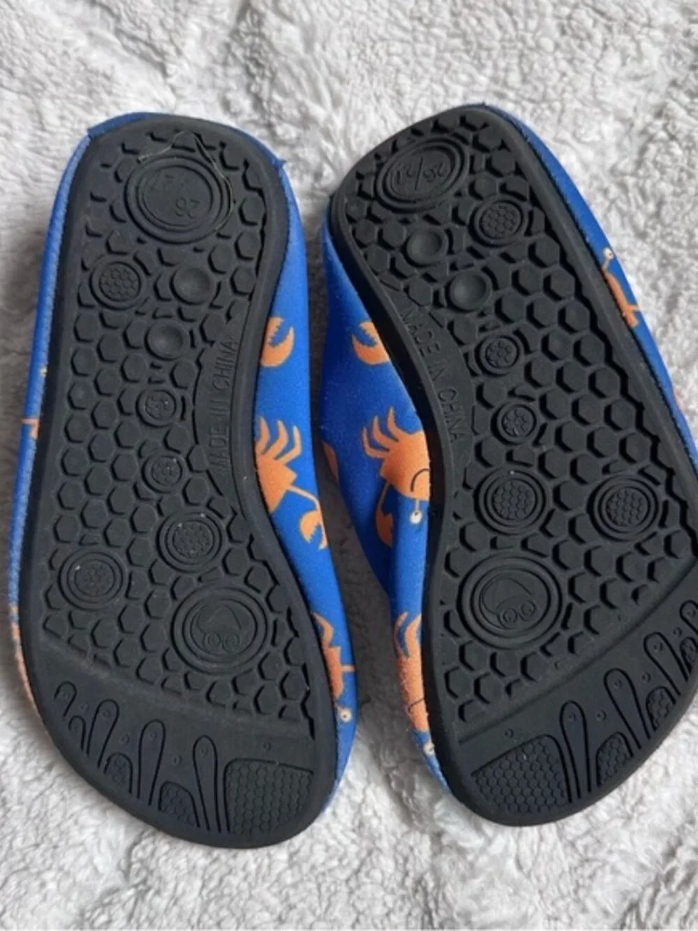 Unbranded | Boys Blue and Orange Crab Water Shoes | Size 26/27 (8/9 kids)
